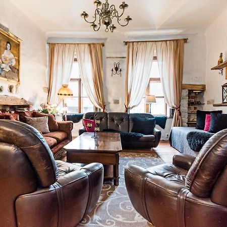 Historical Two-Bedroom Apartment With Sauna, Jacuzzi And Fireplace Tallinn Exterior foto
