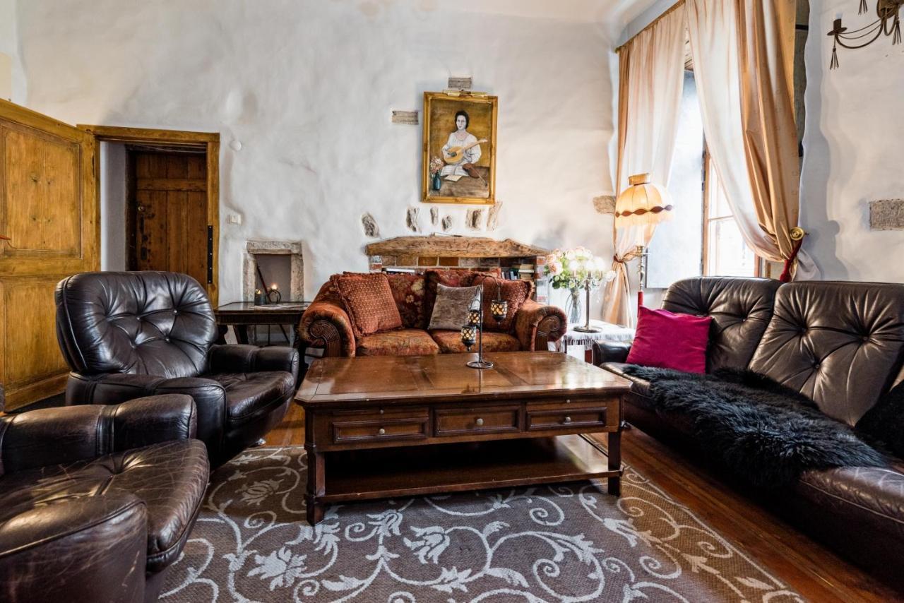 Historical Two-Bedroom Apartment With Sauna, Jacuzzi And Fireplace Tallinn Exterior foto