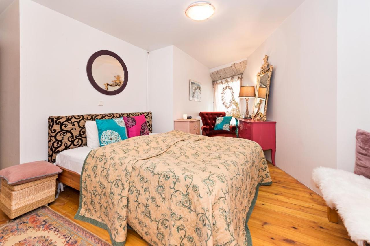 Historical Two-Bedroom Apartment With Sauna, Jacuzzi And Fireplace Tallinn Exterior foto